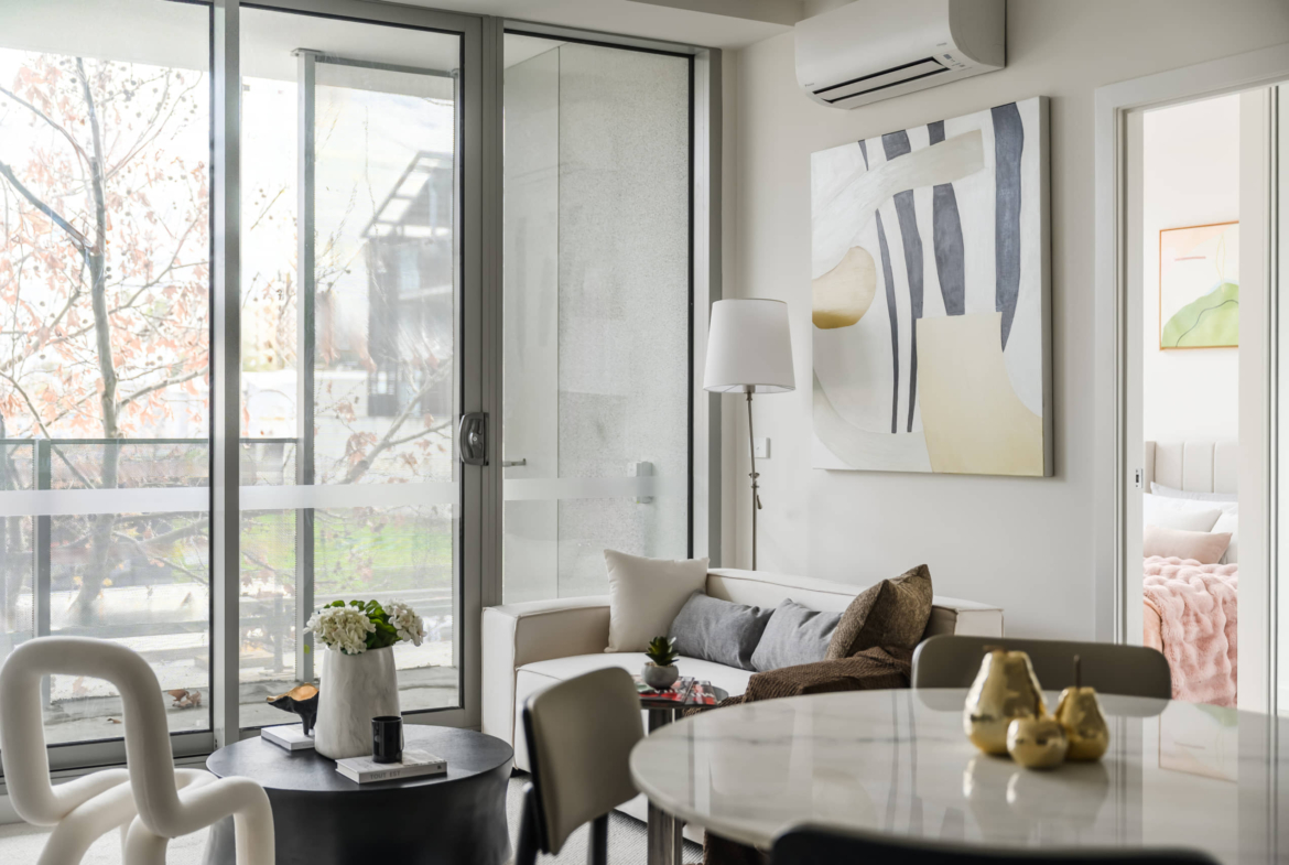 Altona — Lot 107