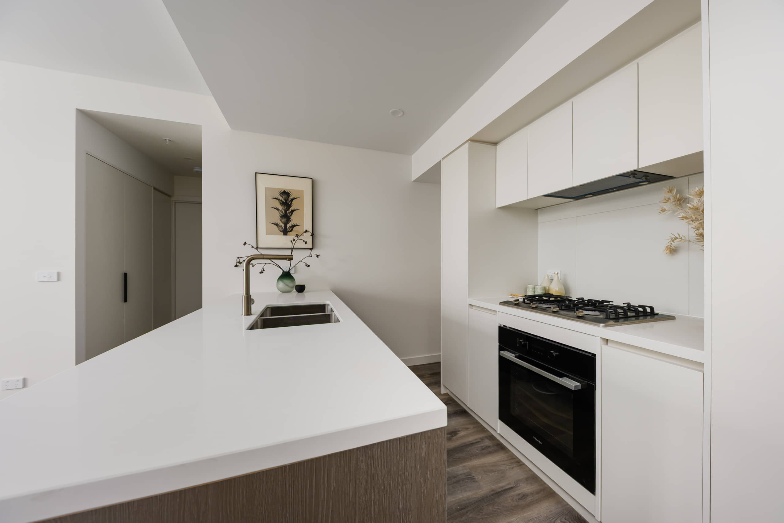 Photo-4-79 Altona — Lot 216