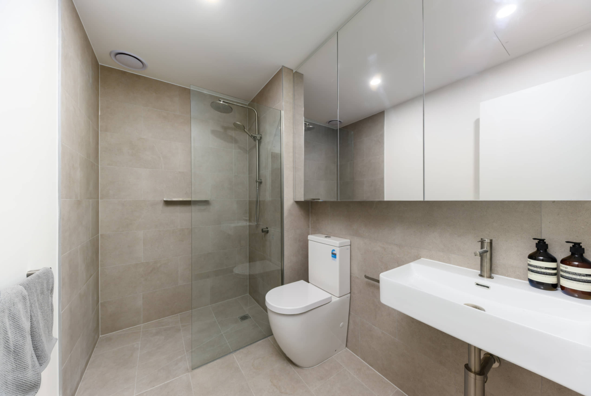 Altona — Lot 216