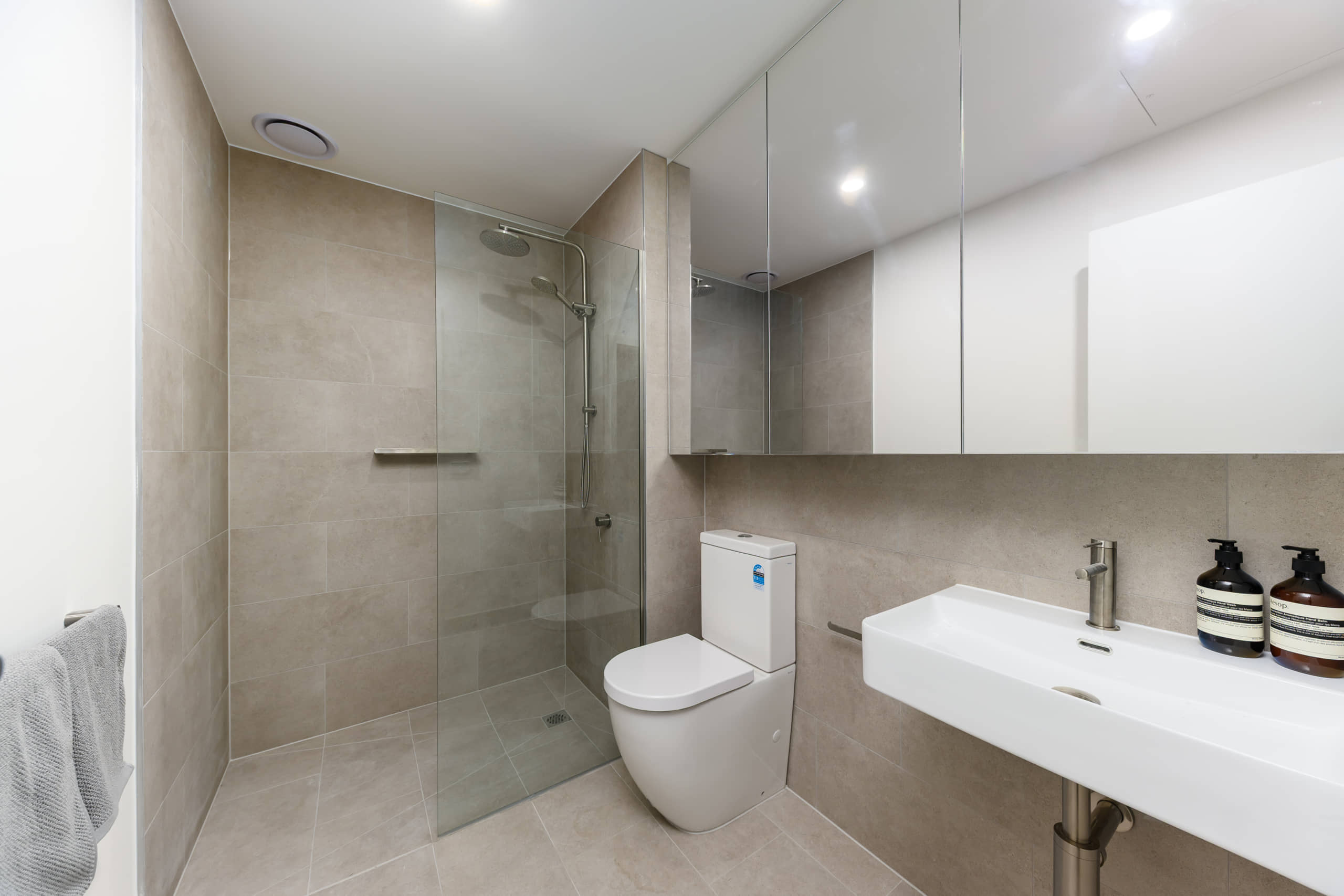 Photo-5-47 Altona — Lot 216