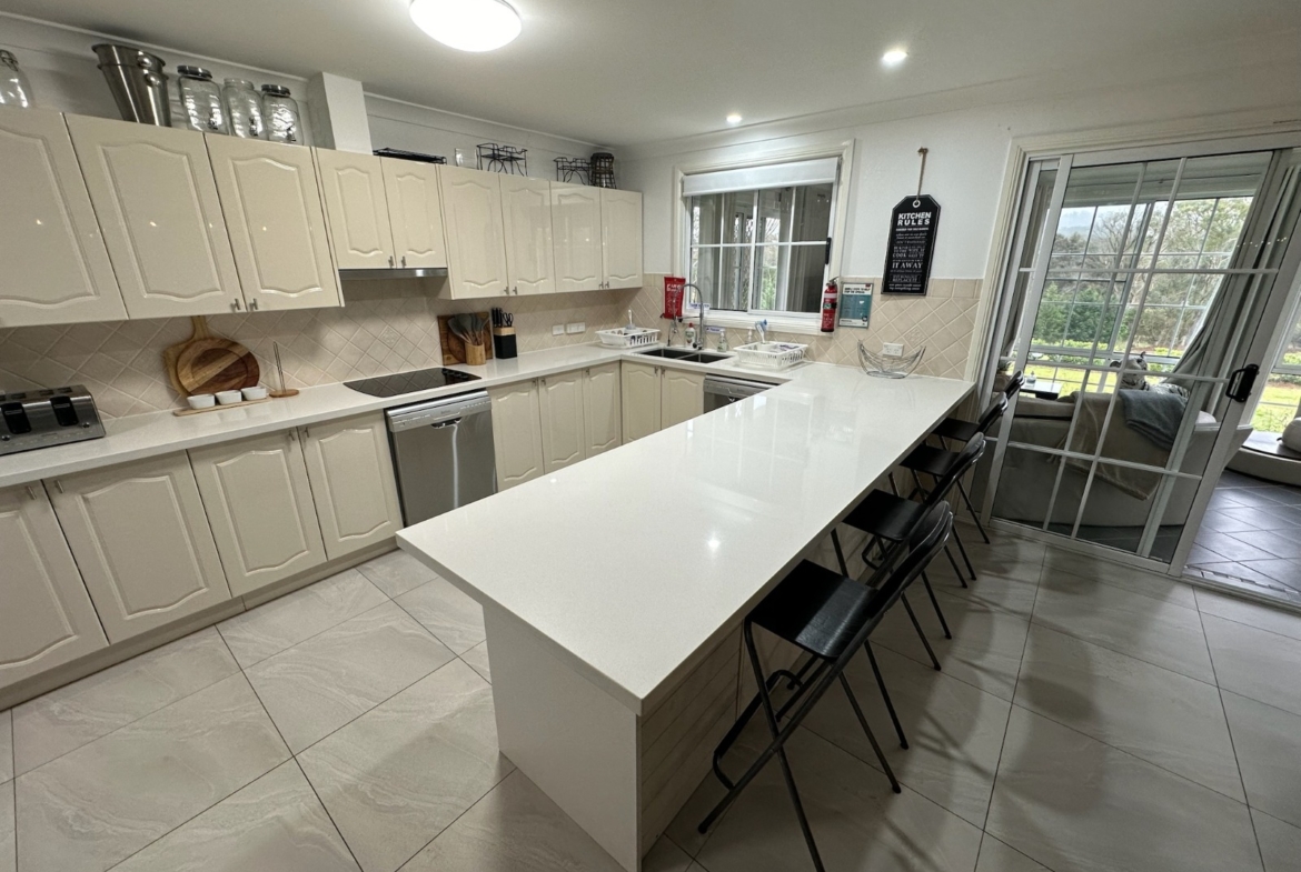 Berrima Retreat Group Accommodation for upto 55 Guests